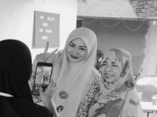 Young Syefura Othman ; Mengenang Cikgu Enab, Sosok Penuh Kasih Sayang & Keikhlasan
