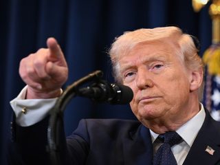 Rajo Ameh Minta Donald Trump Hentikan Game Play-nya